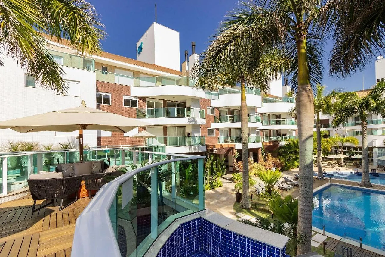 Apartment Boulevard Bombinhas: Beachfront Luxury with Pool, Jacuzzi & 24/7 Security