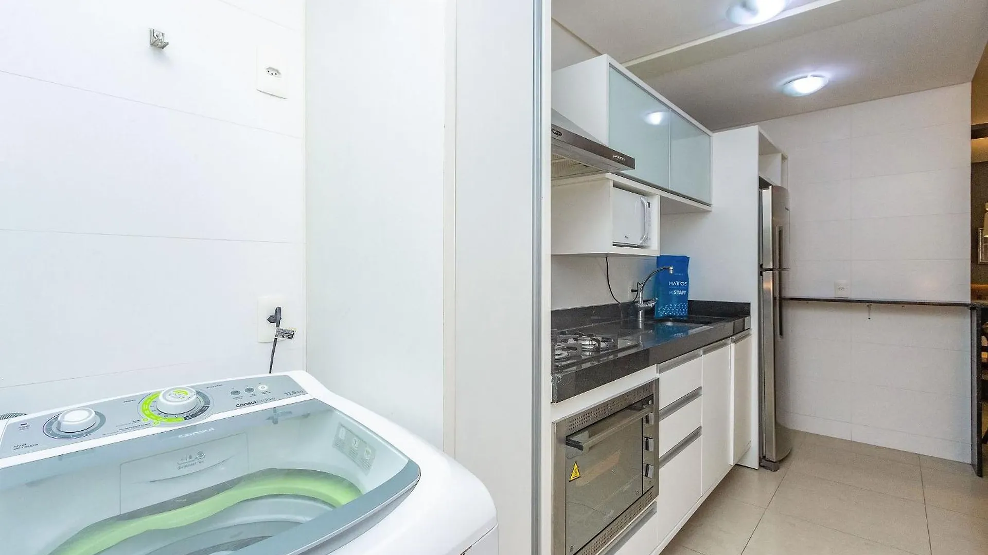 Boulevard Bombinhas: Beachfront Luxury with Pool, Jacuzzi & 24/7 Security Brazil