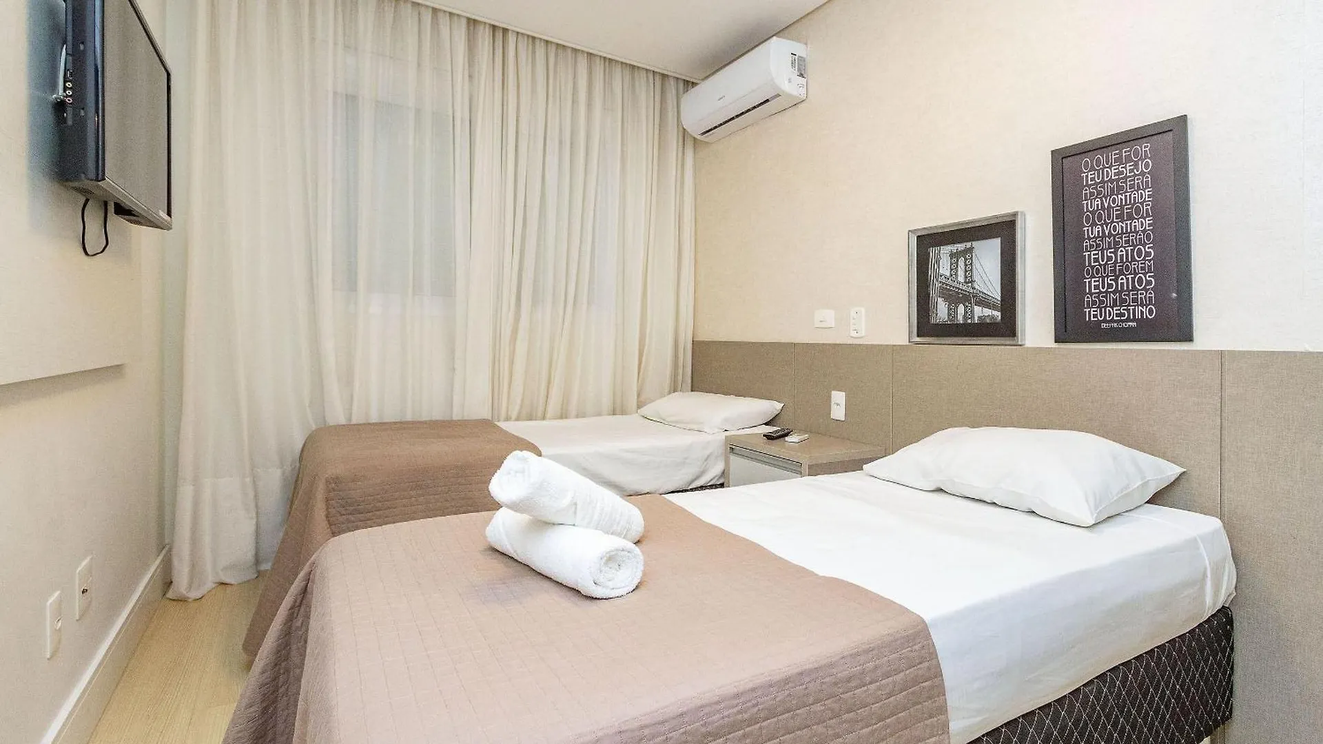 Apartment Boulevard Bombinhas: Beachfront Luxury with Pool, Jacuzzi & 24/7 Security